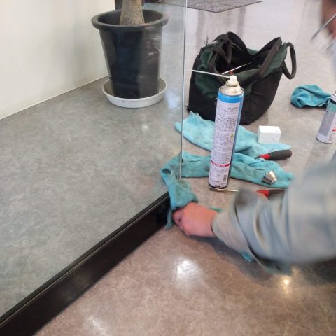 事務所入り口の鍵が。。。